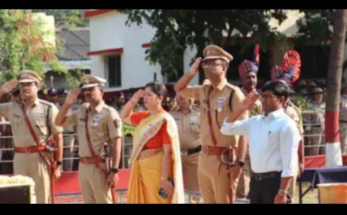 कर्तव्य बजावताना प्राणार्पण करणाऱ्या वीर पोलिसांना चंद्रपूरमध्ये भावपूर्ण आदरांजली